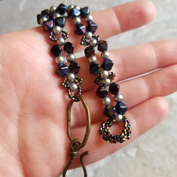 New gorgeous delicate intricate handmade beaded bracelet - Picture 3 of 3